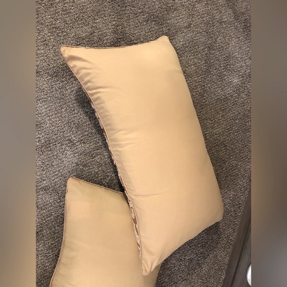 Sold J Queen New York set of 2 pillow cases - Picture 3 of 4